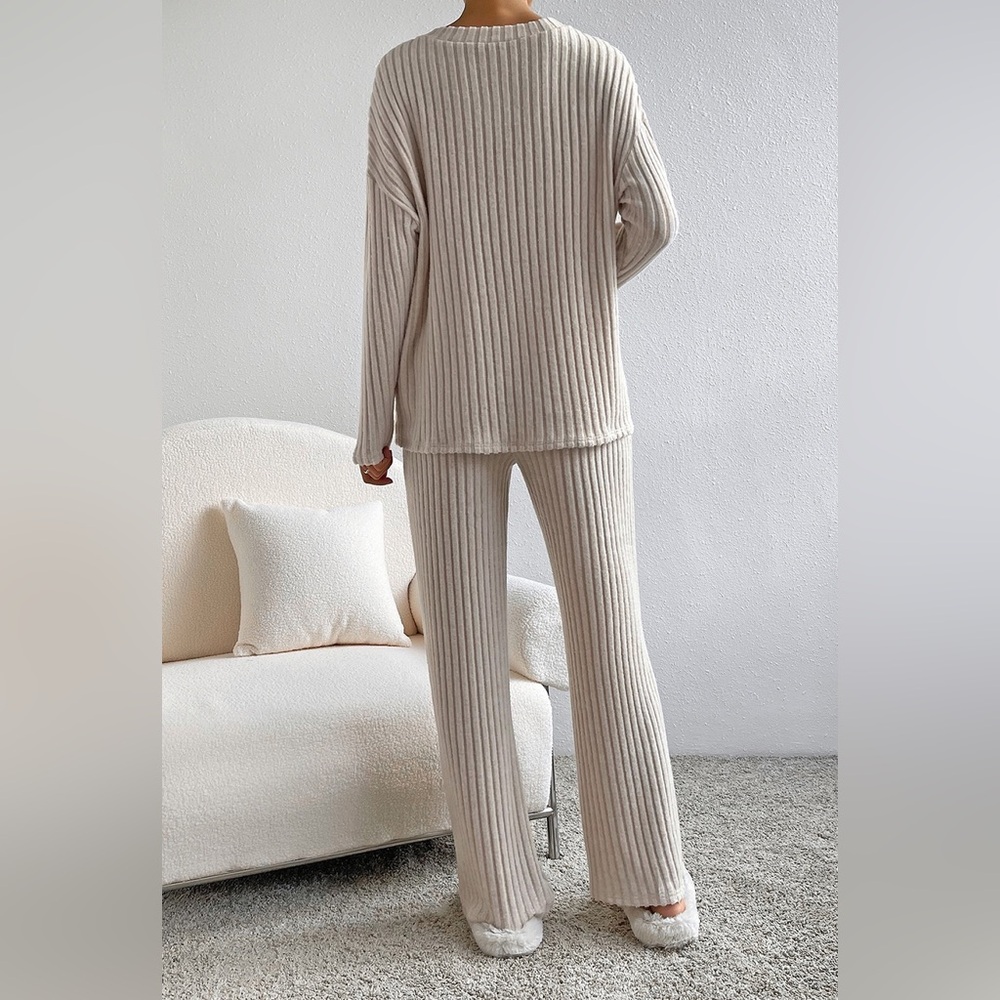 Women's Cream Ribbed Knit Set - Picture 4 of 5